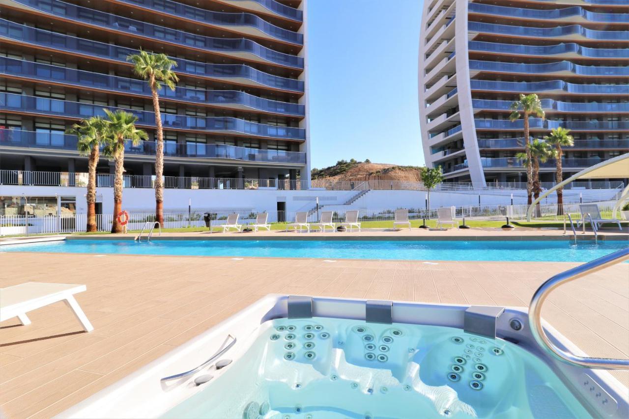 Sunset Waves Deluxe Apartments Poniente Beach Resort 베니돔 외부 사진