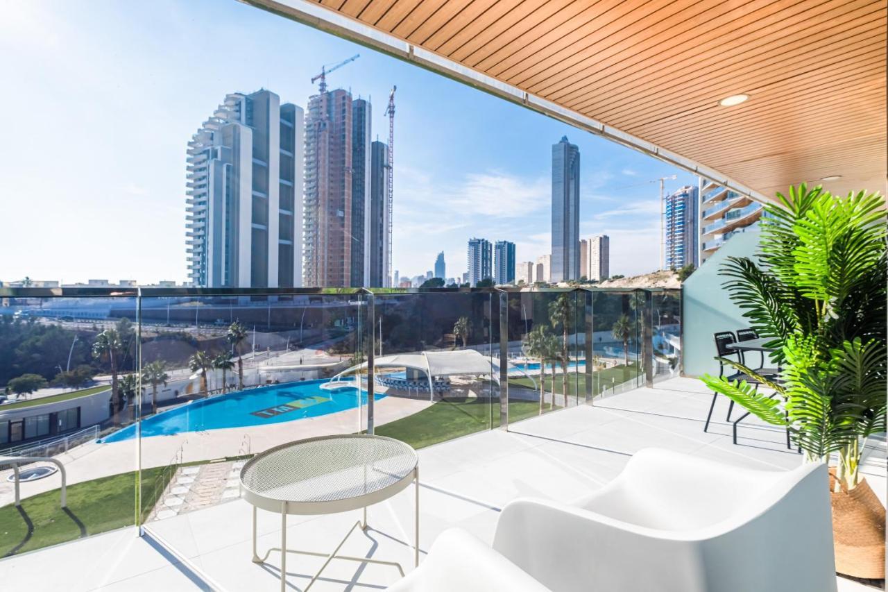 Sunset Waves Deluxe Apartments Poniente Beach Resort 베니돔 외부 사진