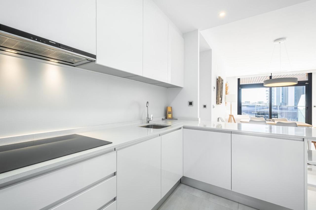 Sunset Waves Deluxe Apartments Poniente Beach Resort 베니돔 외부 사진