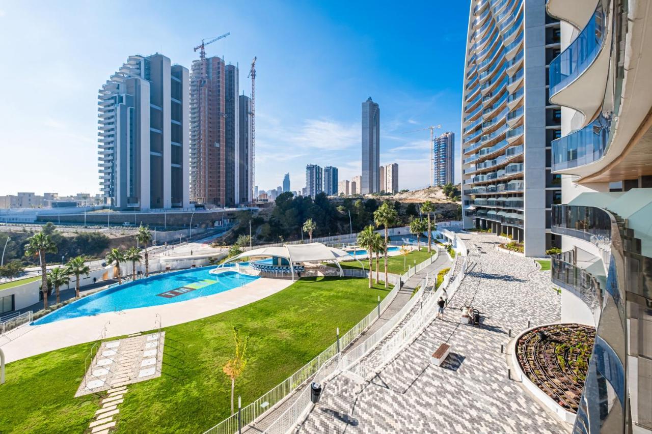 Sunset Waves Deluxe Apartments Poniente Beach Resort 베니돔 외부 사진