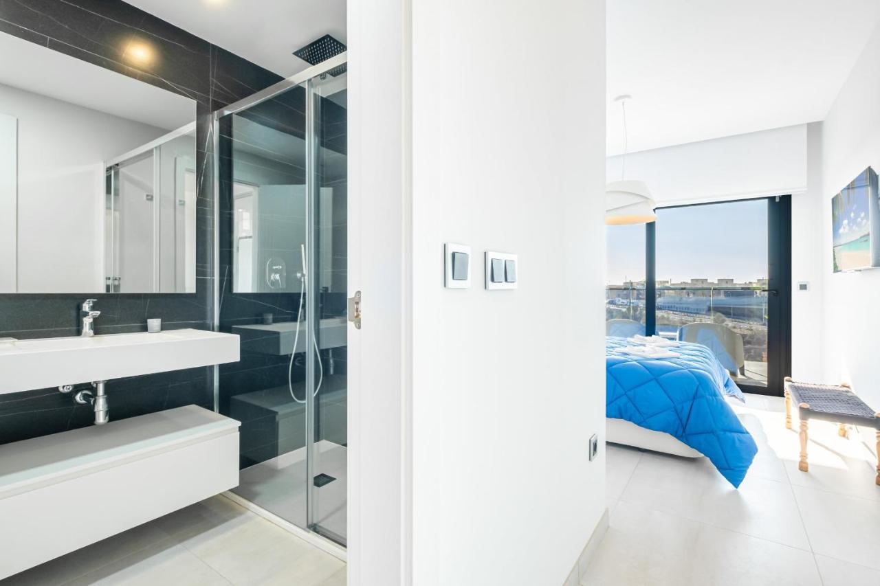 Sunset Waves Deluxe Apartments Poniente Beach Resort 베니돔 외부 사진