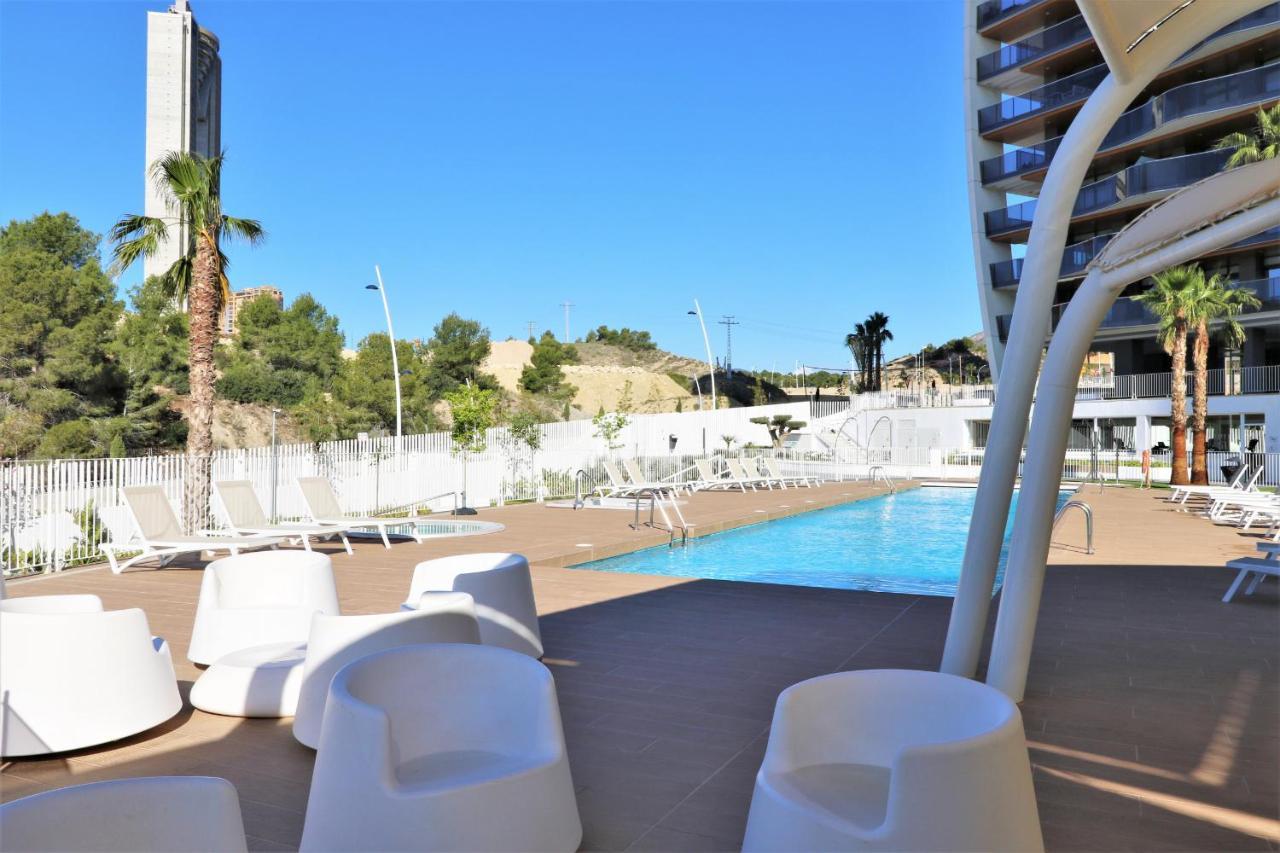 Sunset Waves Deluxe Apartments Poniente Beach Resort 베니돔 외부 사진