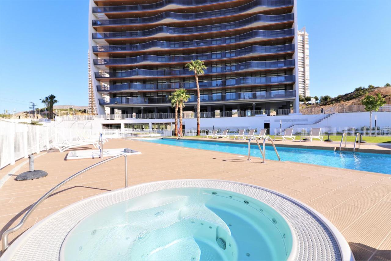 Sunset Waves Deluxe Apartments Poniente Beach Resort 베니돔 외부 사진