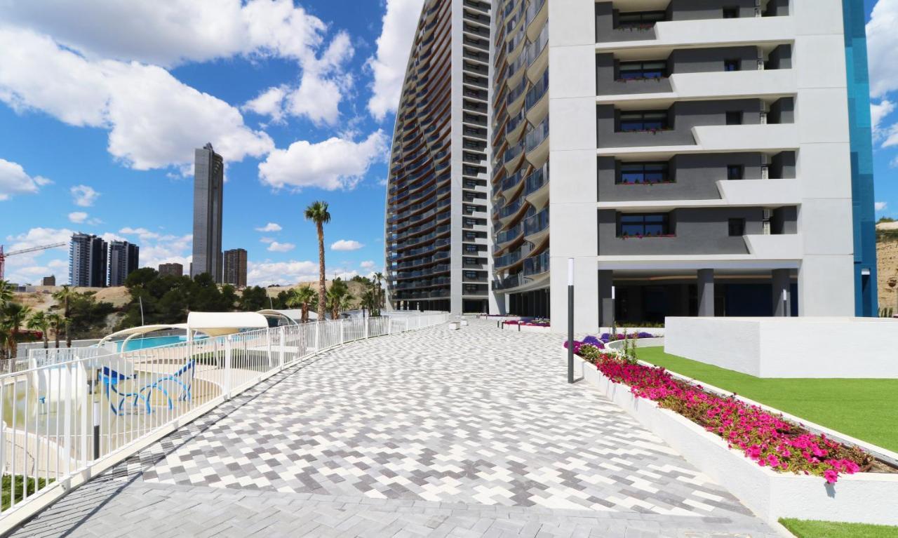 Sunset Waves Deluxe Apartments Poniente Beach Resort 베니돔 외부 사진