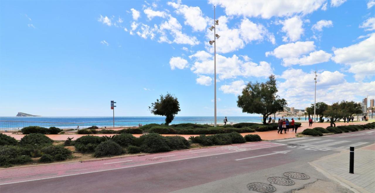 Sunset Waves Deluxe Apartments Poniente Beach Resort 베니돔 외부 사진