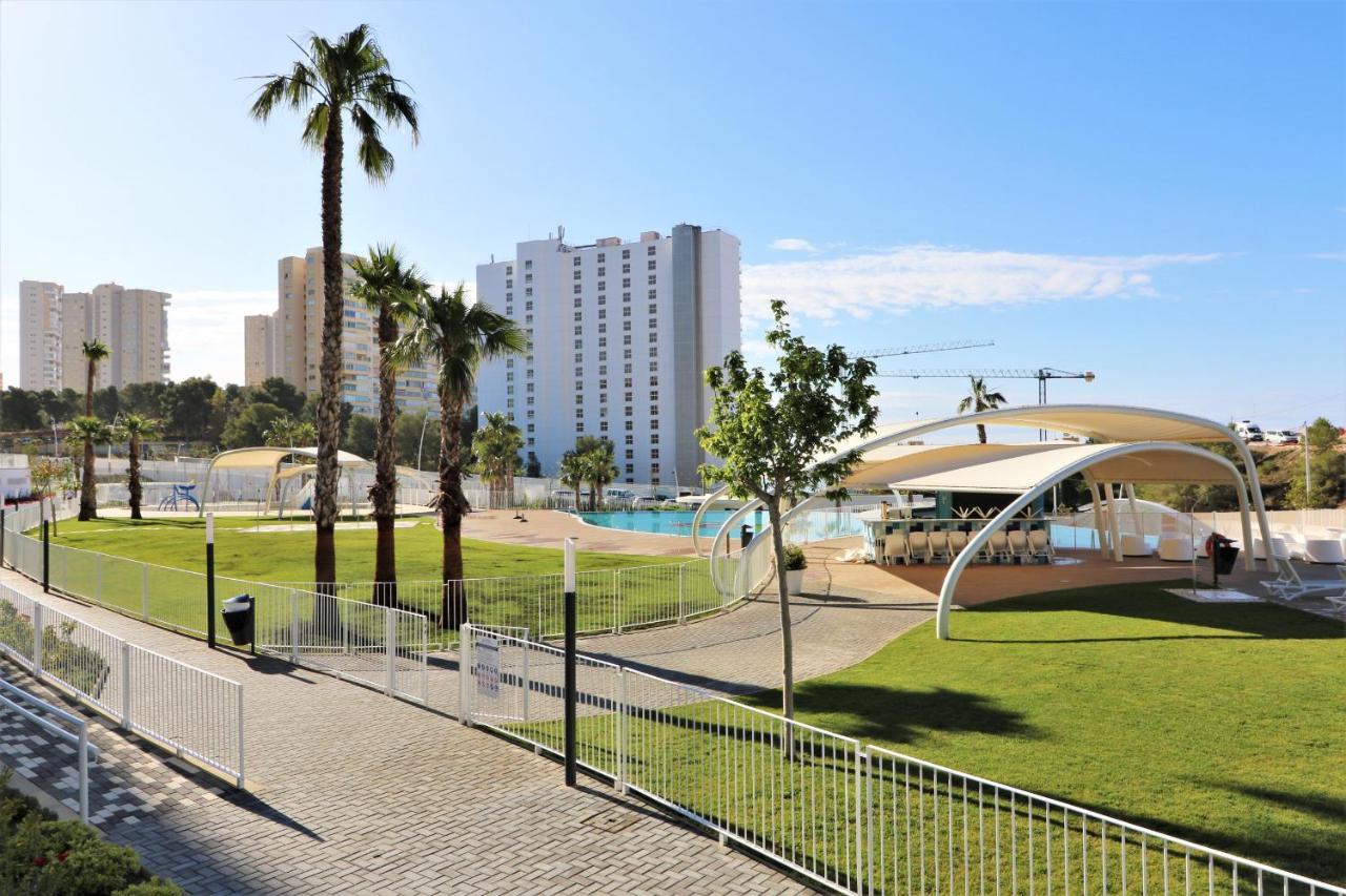 Sunset Waves Deluxe Apartments Poniente Beach Resort 베니돔 외부 사진