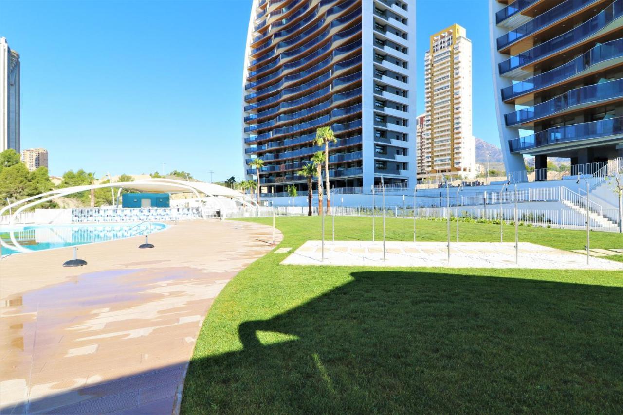 Sunset Waves Deluxe Apartments Poniente Beach Resort 베니돔 외부 사진
