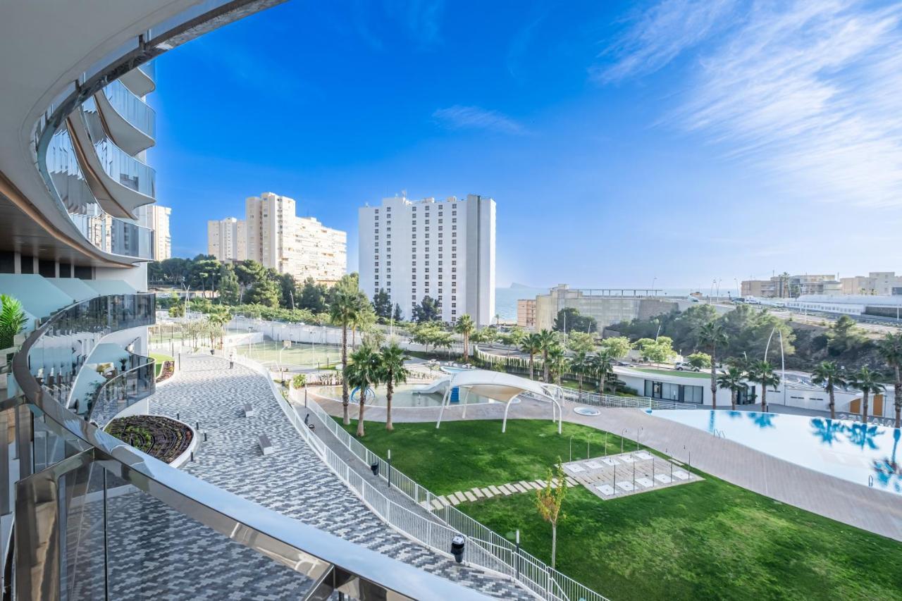 Sunset Waves Deluxe Apartments Poniente Beach Resort 베니돔 외부 사진