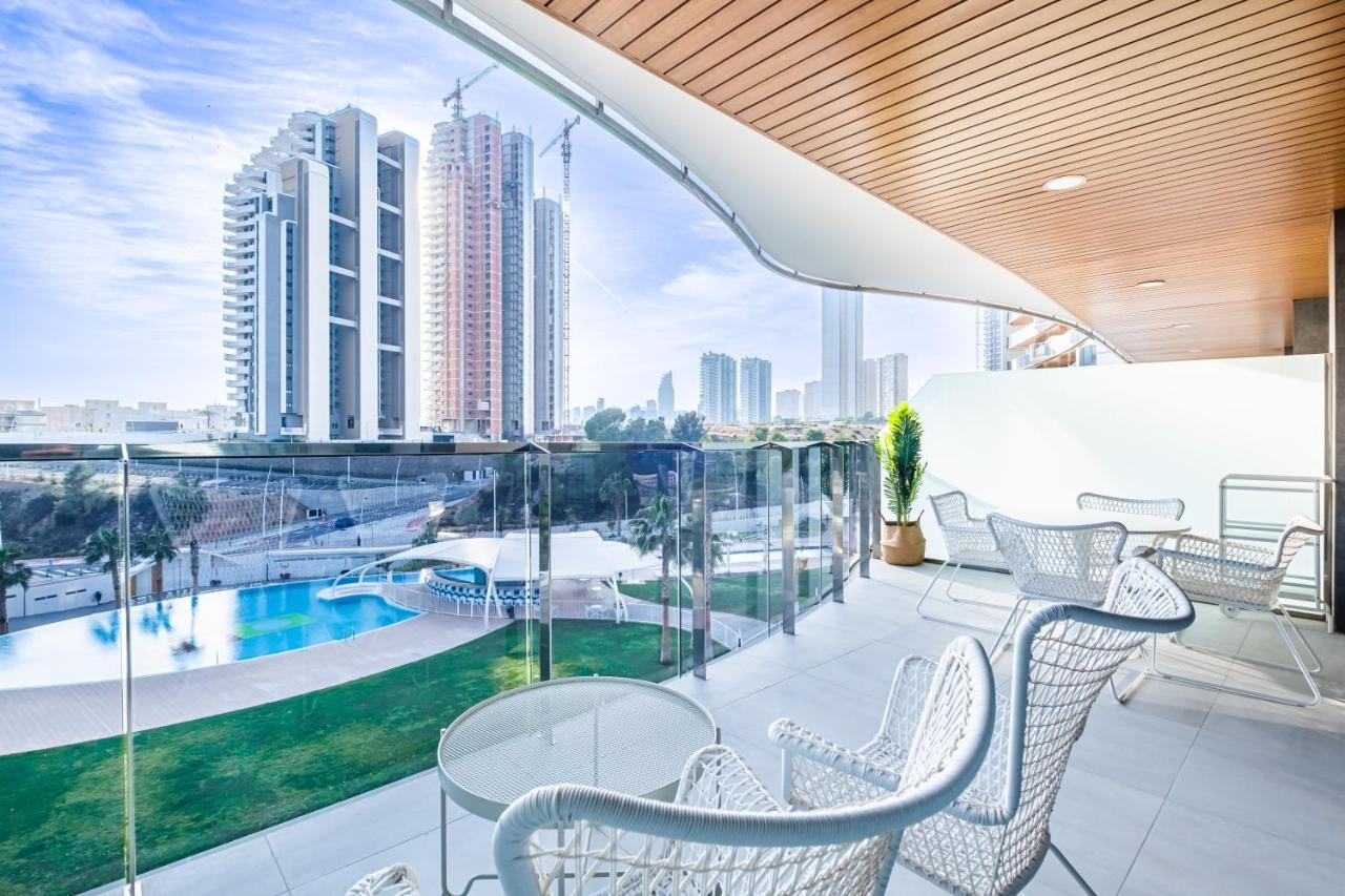 Sunset Waves Deluxe Apartments Poniente Beach Resort 베니돔 외부 사진