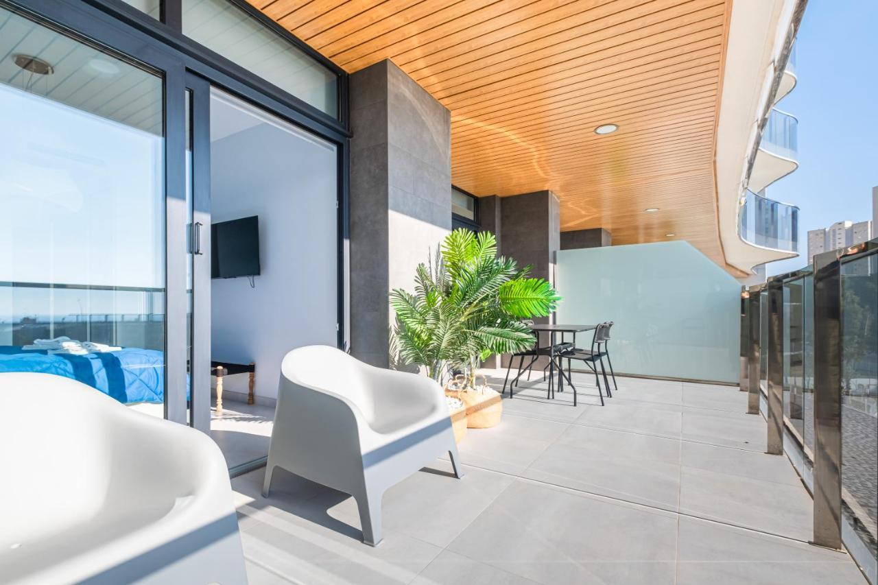 Sunset Waves Deluxe Apartments Poniente Beach Resort 베니돔 외부 사진