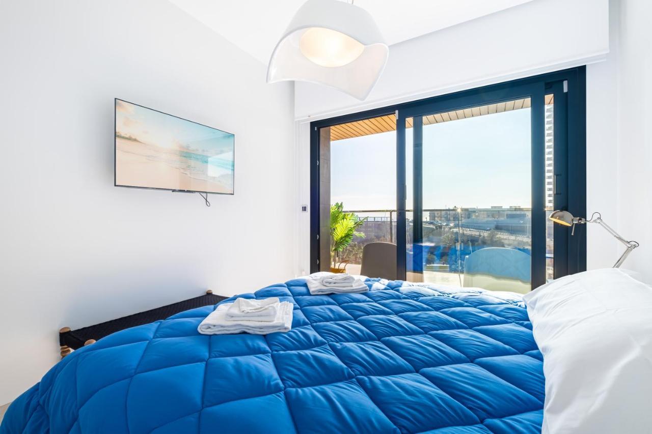 Sunset Waves Deluxe Apartments Poniente Beach Resort 베니돔 외부 사진