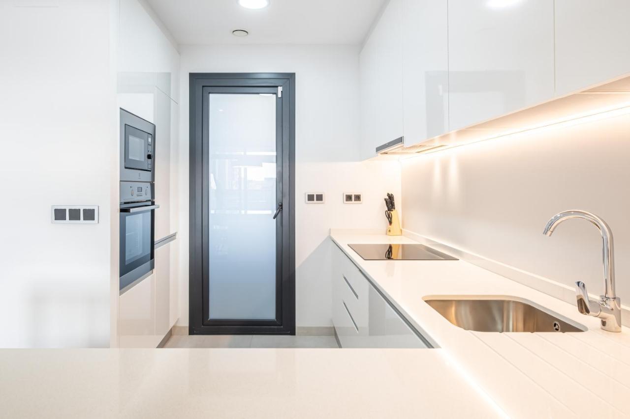 Sunset Waves Deluxe Apartments Poniente Beach Resort 베니돔 외부 사진