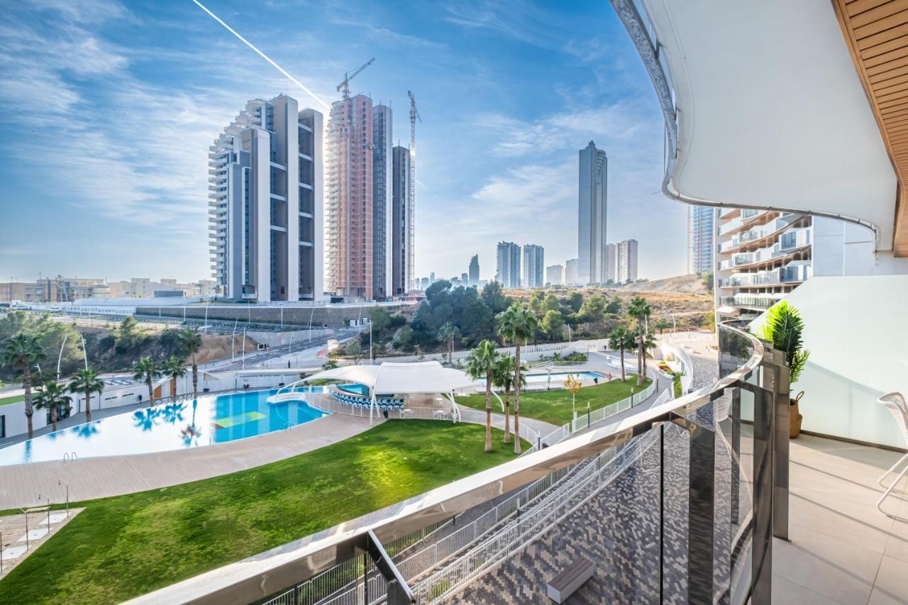 Sunset Waves Deluxe Apartments Poniente Beach Resort 베니돔 외부 사진