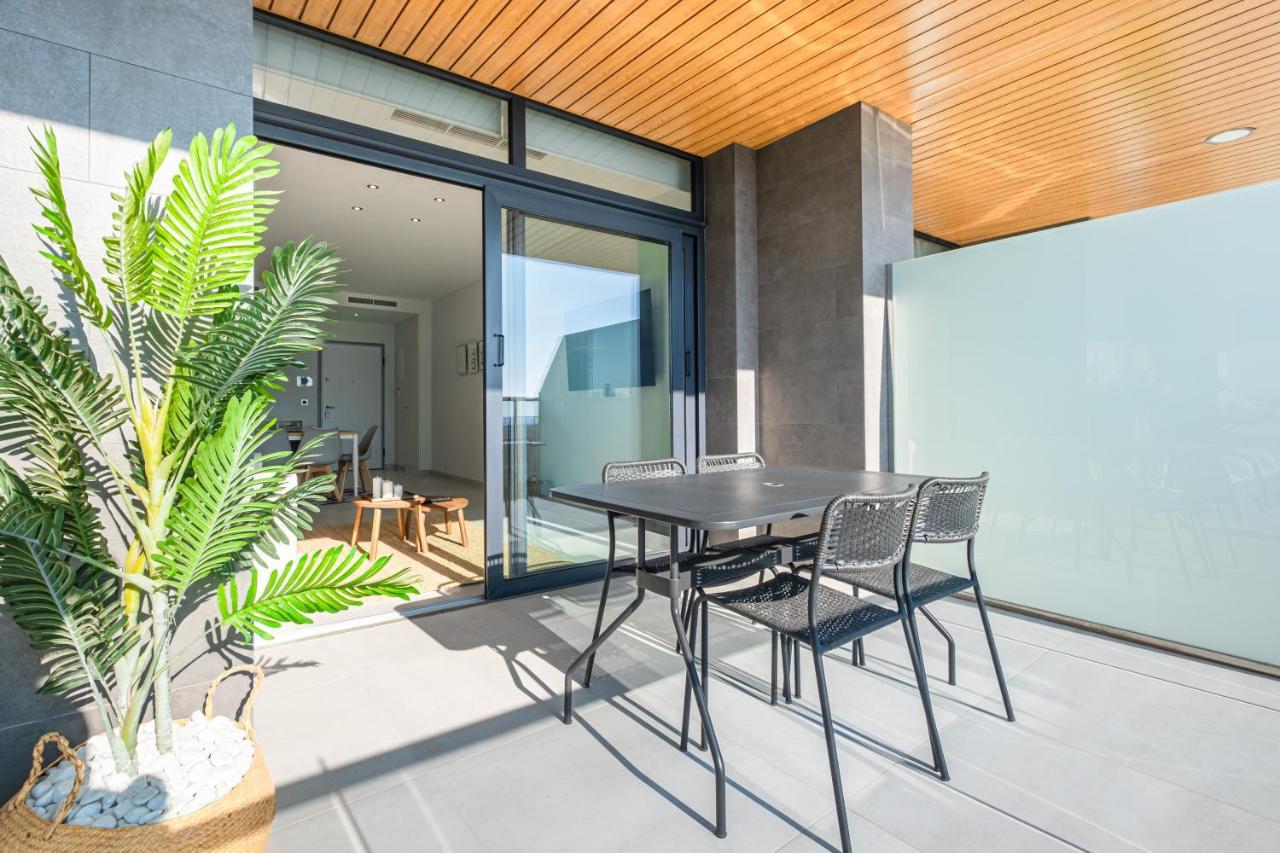 Sunset Waves Deluxe Apartments Poniente Beach Resort 베니돔 외부 사진